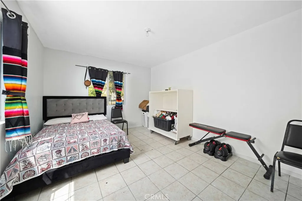 428 Fermoore Street, San Fernando, California 91340 home-pic-10